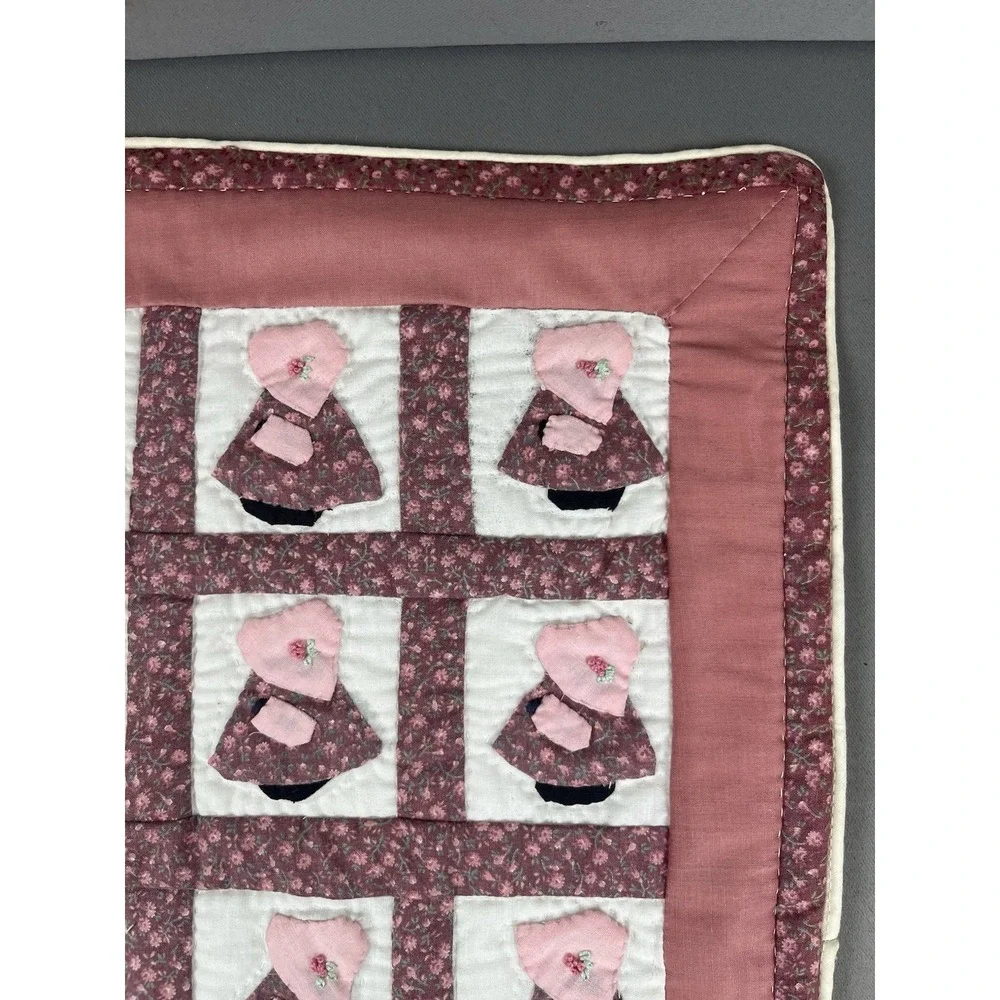 Quilt Block Wall-hanging Sunbonnet Sue 12